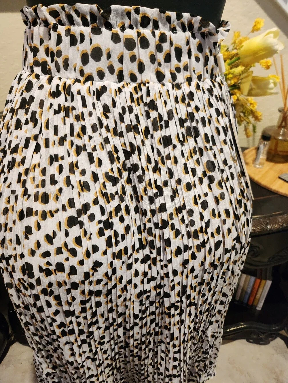 Saints + Secrets pleated skirt Size S NEW